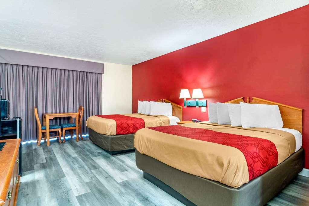Econo Lodge - Perry National Fair Ground Area Ruang foto